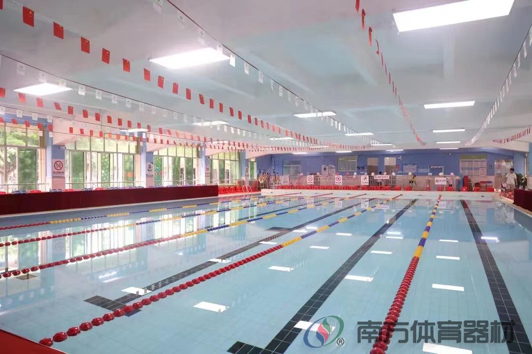 小海狮游泳馆(图1)